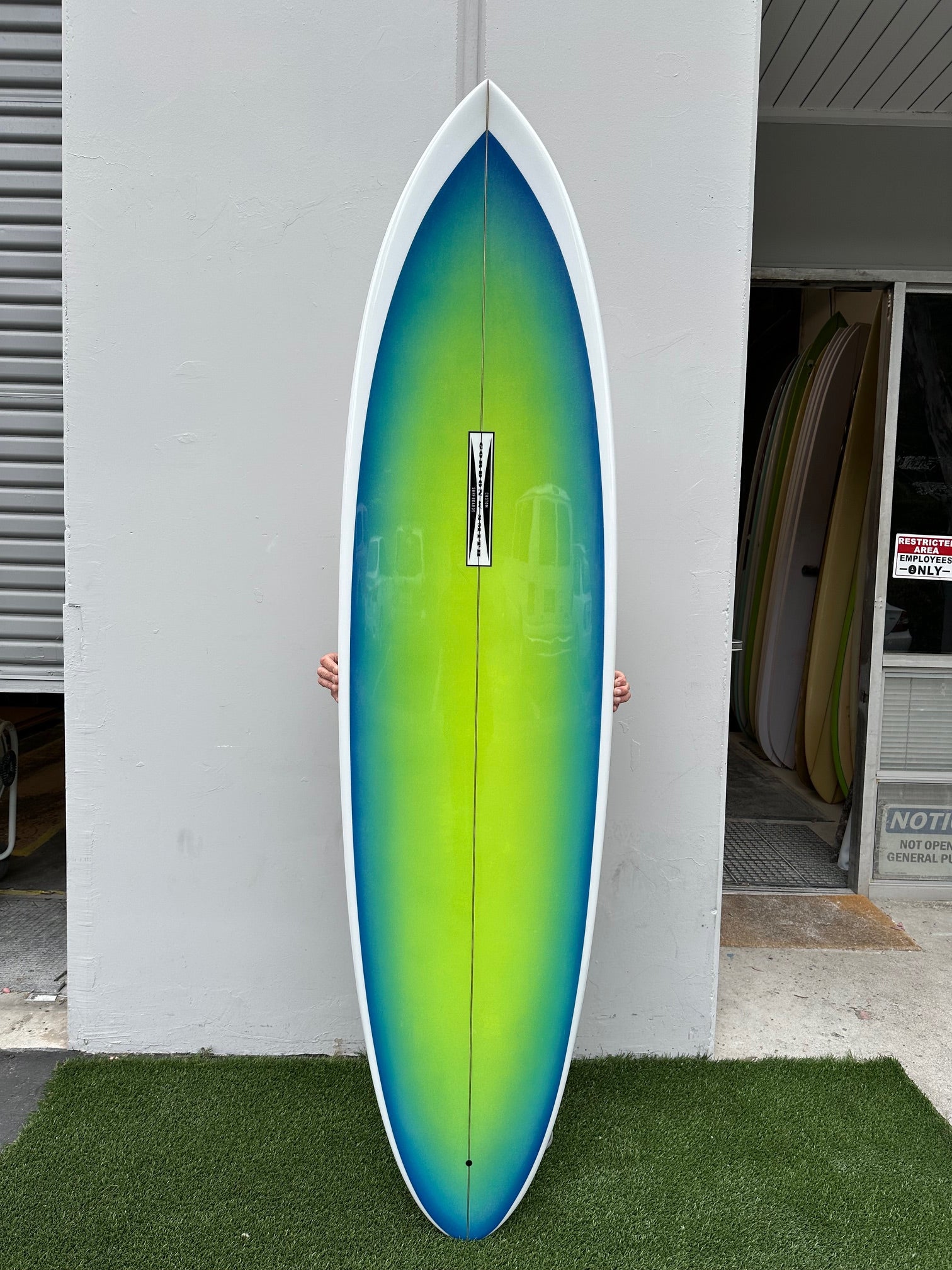 7'4 #21696 Magic Round Pin – G&S Surfboards & Skateboards